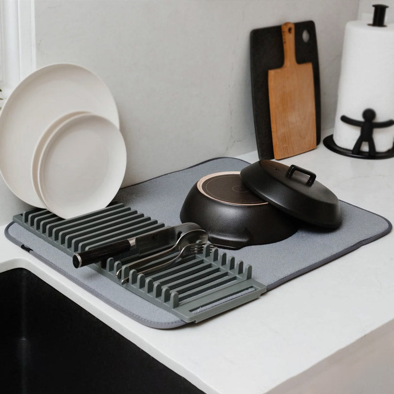 🍽️ Foldable Dish Drying Pad – Quick & Compact Kitchen Helper